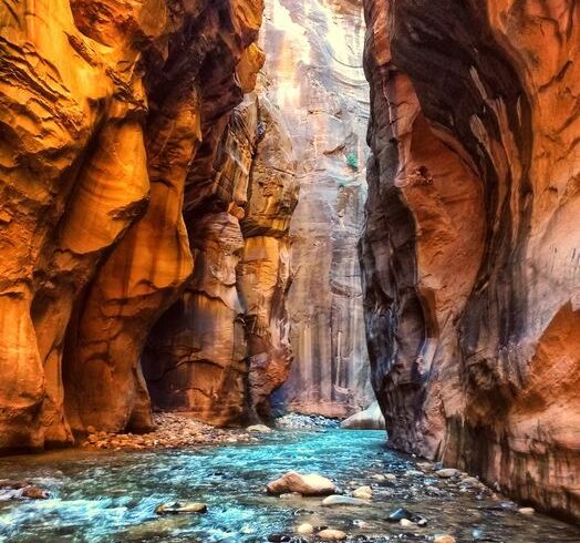 Vista de un lago en el parque nacional de Zion